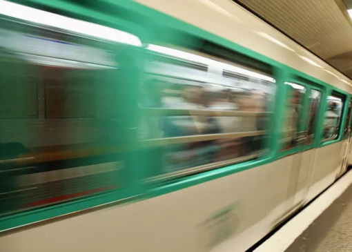 حمله با چاقو در متروی پاریس