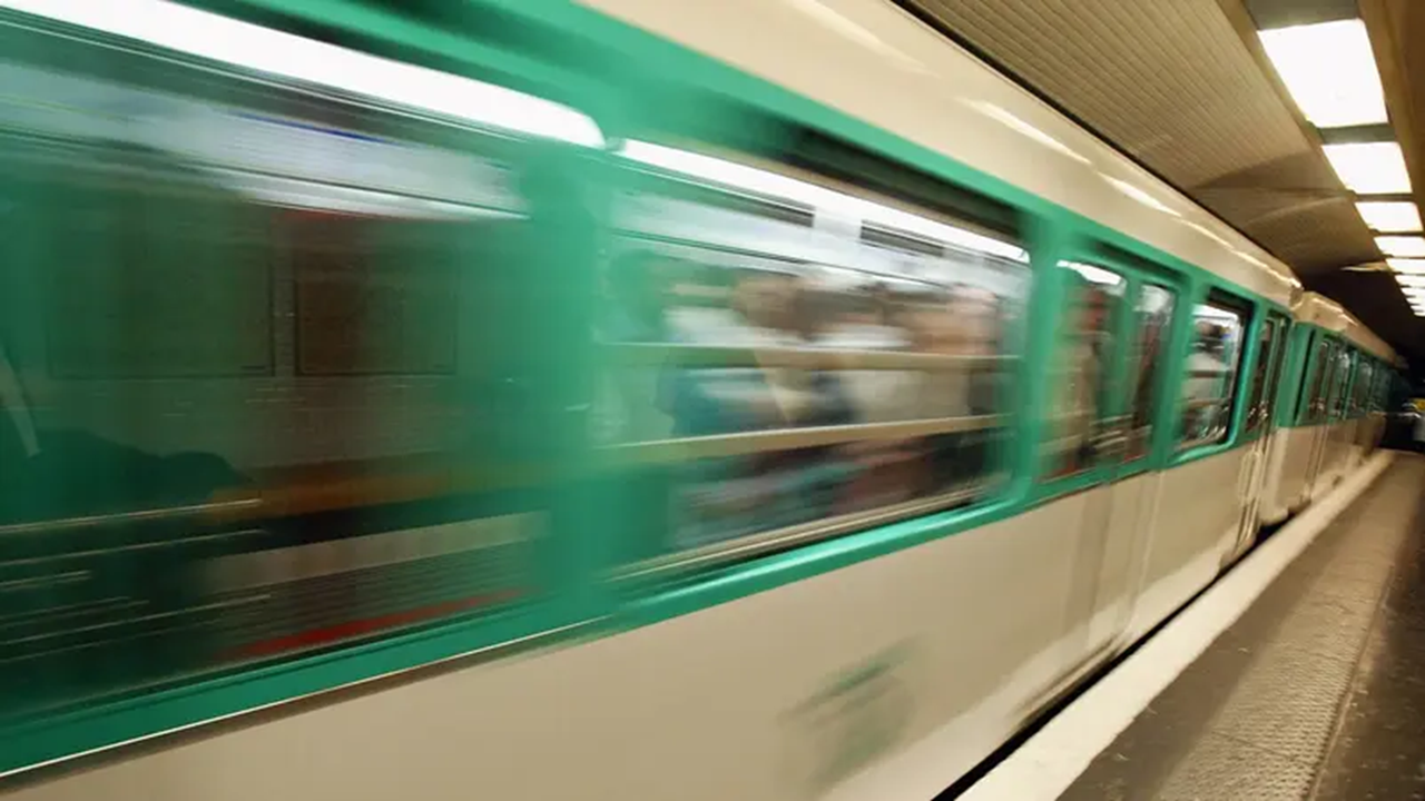 حمله با چاقو در متروی پاریس