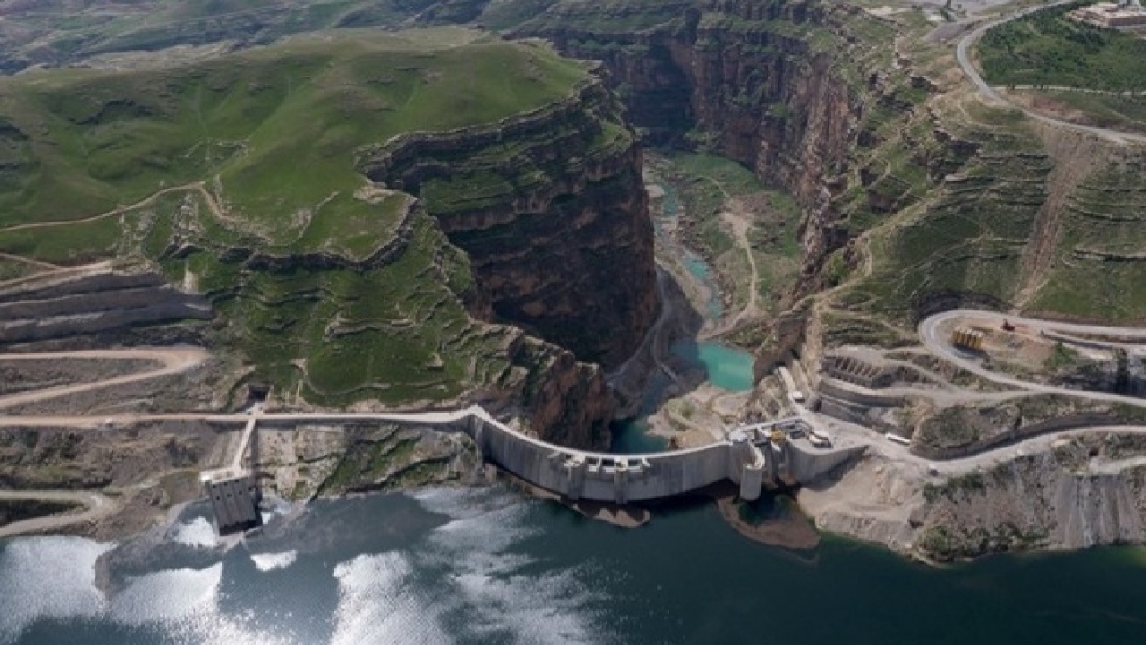 لرستان و رؤیای مهار آب با سد معشوره