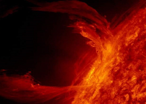 رسیدن یک ابر پلاسمای خورشیدی به زمین در شب سال نوی میلادی