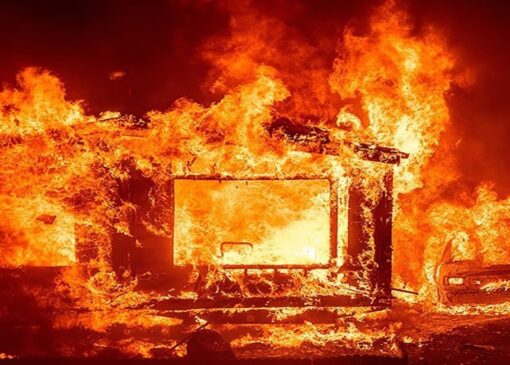 آتش‌سوزی انبار لباس در جاده ورامین مهار شد