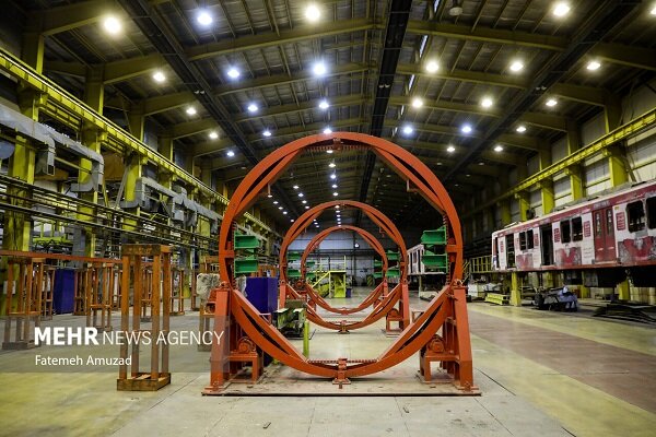 نوسانات بازار صنعتی؛ رونق تولید با هشدار فشار بر مصرف‌کننده