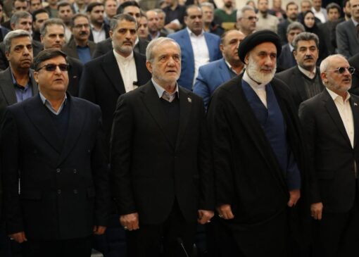 نشست رئیس جمهور با فعالان اقتصادی در شهرکرد+ تصاویر