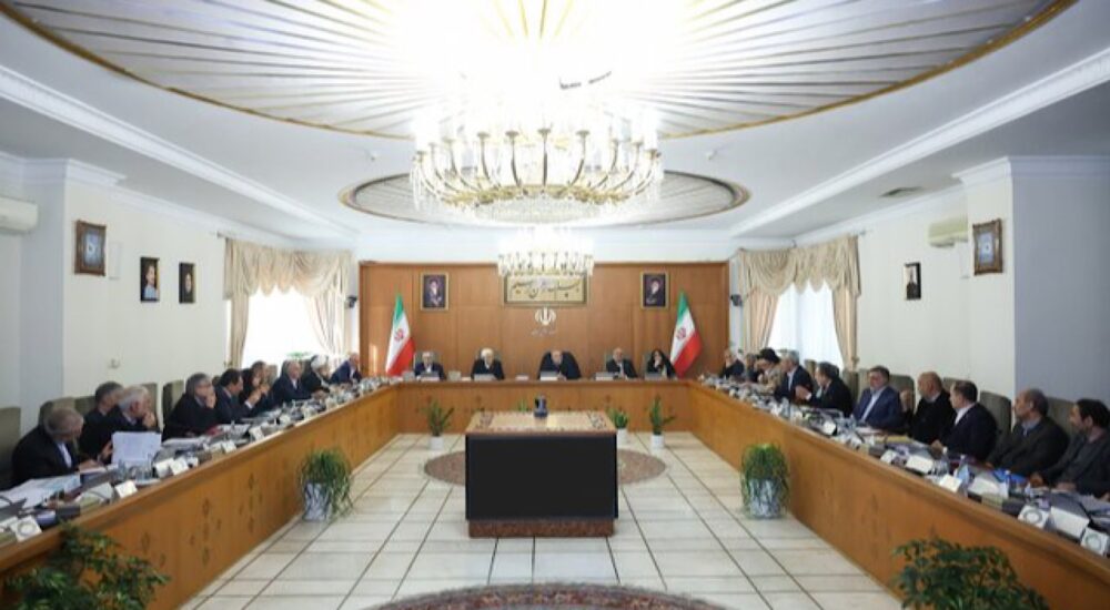 تاکید پزشکیان بر پیگیری مطالبات فعالان اقتصادی در دولت