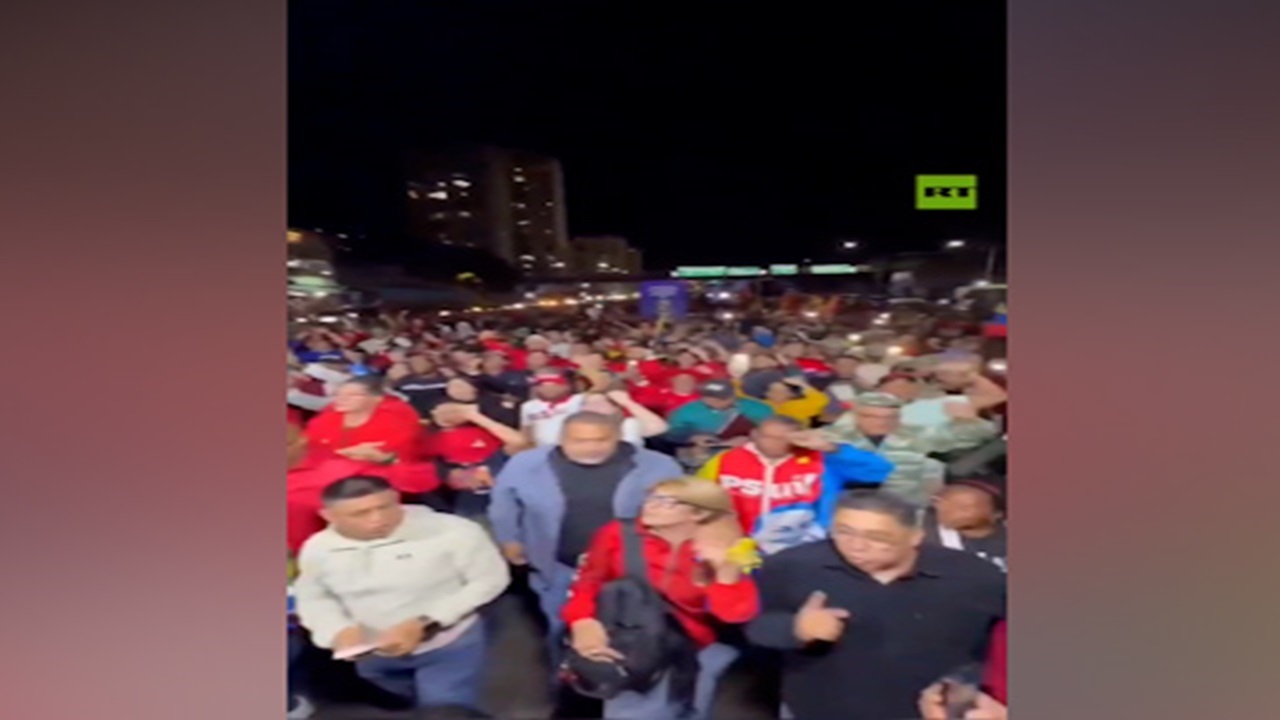 راهپیمایی شبانه ونزوئلایی‌ها و درخواست برای آزادی مادورو + فیلم