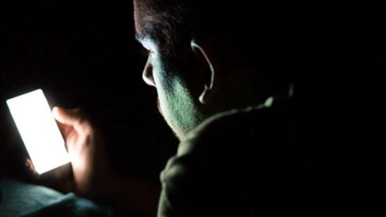 ۱۰ اپلیکیشن محبوب «پنهانی» که باتری گوشی را خالی می‌کنند