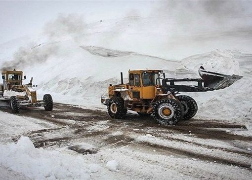 فیلمی از برف روبی مسیر مواصلاتی بانه