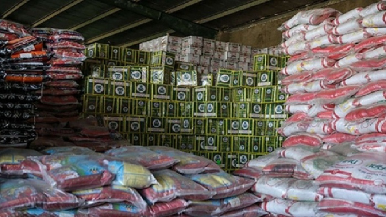 کشف ۳۵ تُن کالا‌های اساسی احتکار شده در گنبدکاووس