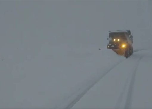 فیلمی از برف روبی در سردشت لردگان