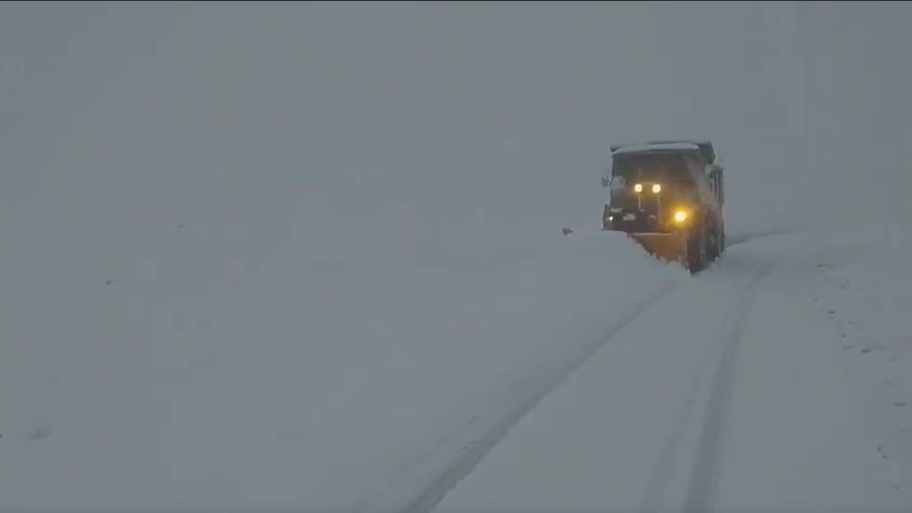 فیلمی از برف روبی در سردشت لردگان