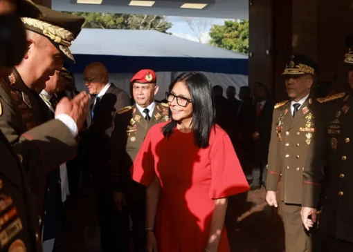 ارتش و پلیس ونزوئلا وفاداری خود را به دلسی رودریگز اعلام کردند