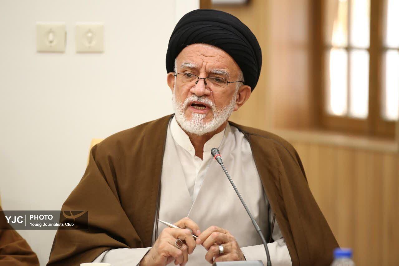 راه روحانیت، راه رهبری و خدمت به مردم است