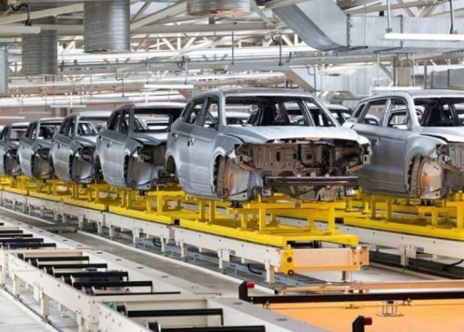 تدوین نقشه‌راه برای ساماندهی صنعت خودرو در دستور کار